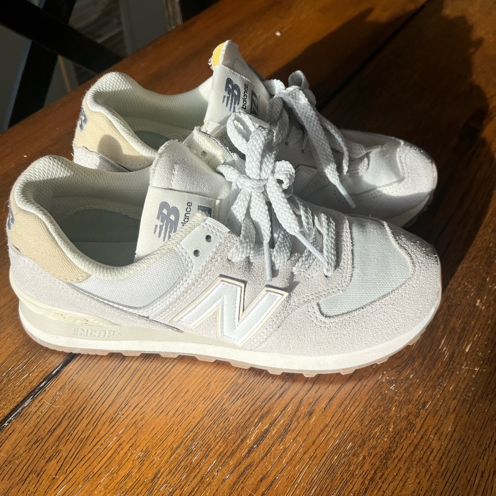 Women’s new balance 574